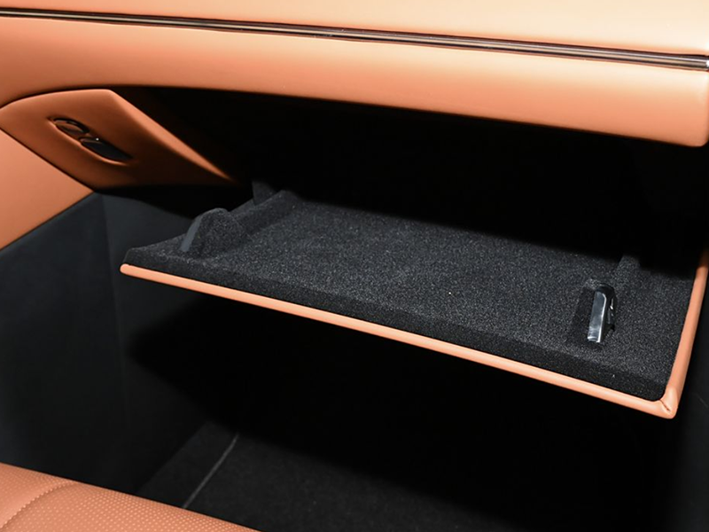 汽车杂物箱植绒
